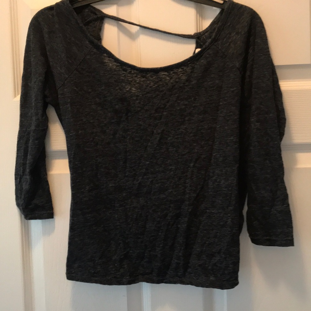 Women’s american eagle top in gray.  Size XS